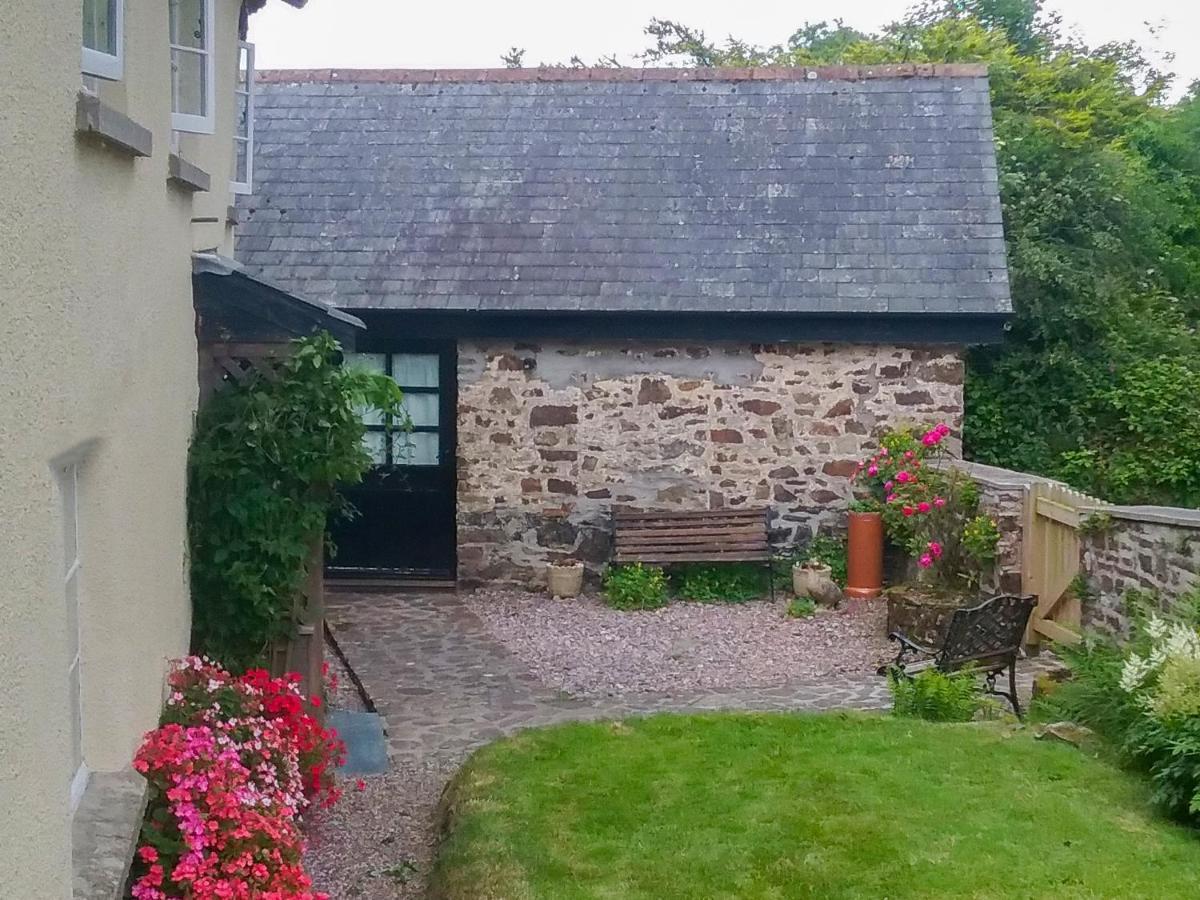 The Old Workshop Villa Knowstone Exterior photo